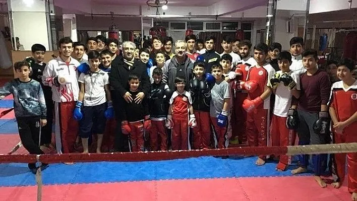 Büyükşehir Wushu takımı Türkiye şampiyonasına hazırlanıyor
