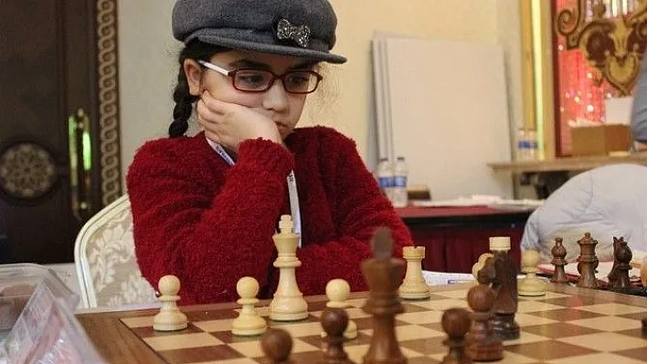 Minik satranç sporcuları milli takıma girmeye hak kazandı
