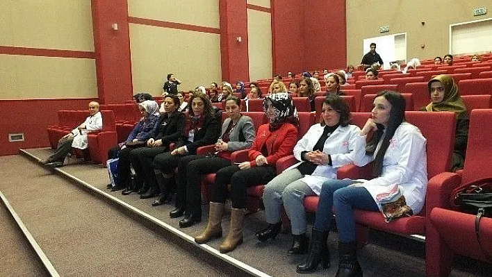 Sağlık çalışanlarına, kanser konulu bilgilendirme toplantısı
