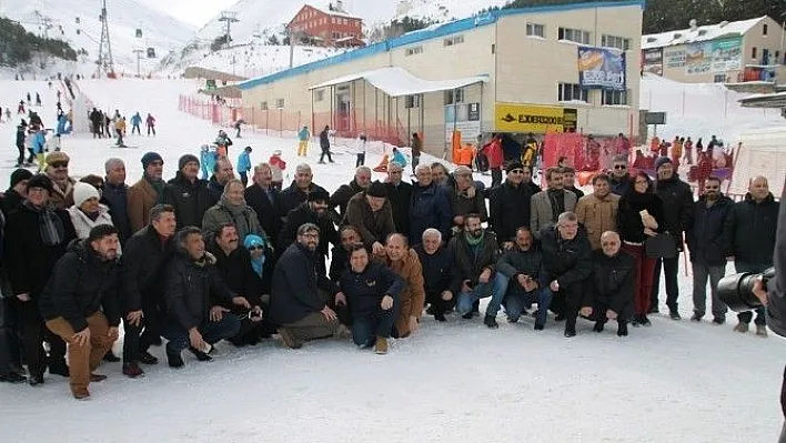 TGK'na bağlı federasyon ve cemiyet başkanları Büyükşehir Belediyesi ve DAGC'nin ev sahipliğinde Erzurum'da biraraya geldi
