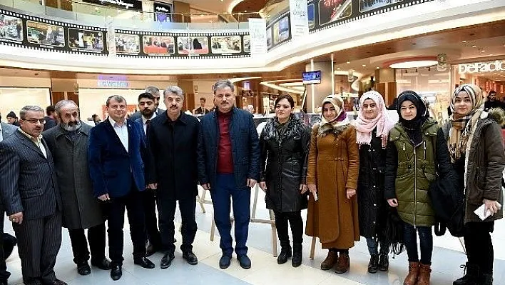 Başkan Çakır 'Necmettin Erbakan Resim Sergisi'ni gezdi

