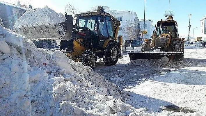 Çat Belediyesi, ilçede karla mücadele seferberliği başlattı
