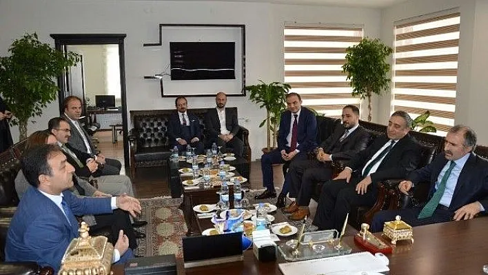 Yavilioğlu, Başkan Göğebakan ile referandumu konuştu
