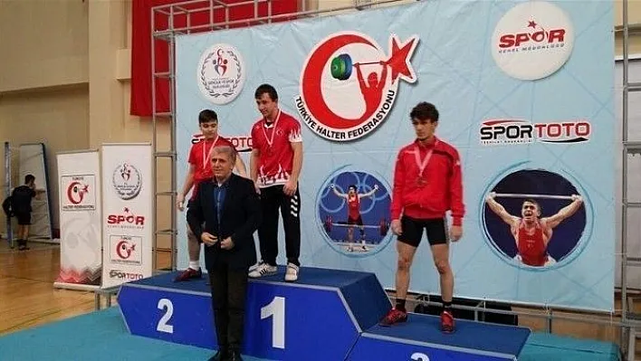 Halter de Türkiye üçüncülüğü
