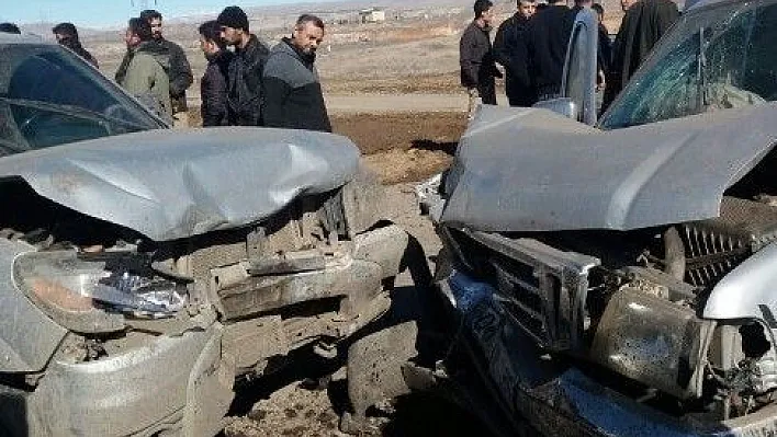 AEL'de trafik kazası: 1'i ağır 6 yaralı
