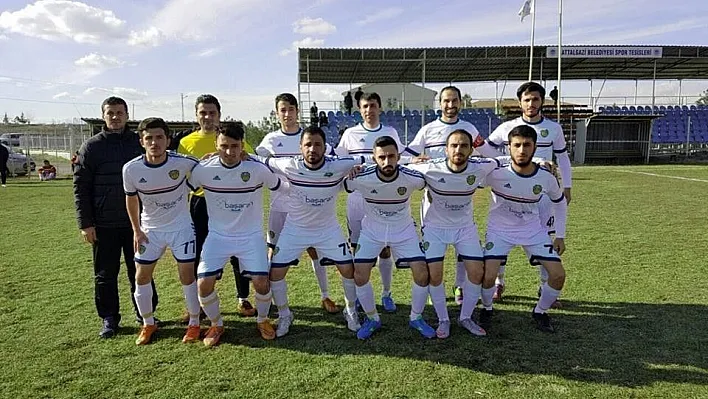 'En yaşlı takım' unvanlı 1966 Malatya Gençlikspor Play-Off'a çok yakın
