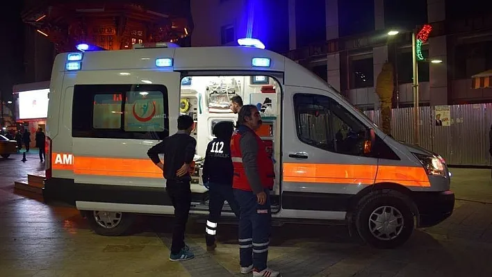 Hırsızlık şüphelisi bir kişiyi yaralayarak kaçtı