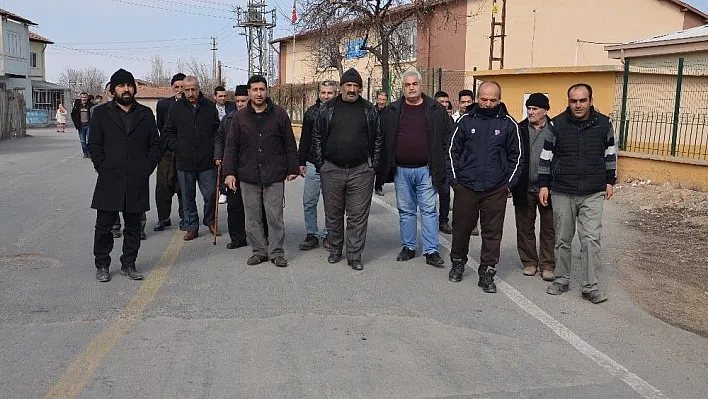 Çarmuzu Mahallesi sakinleri doğal gaz istiyor
