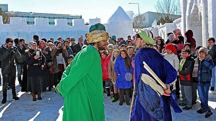 EYOF Sokağı'nda bir Türk geleneği: Orta oyunu
