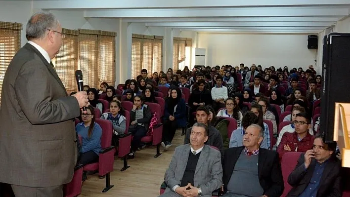 Belediye Başkanı Kutlu Adıyaman Anadolu Lisesi öğrencileriyle buluştu
