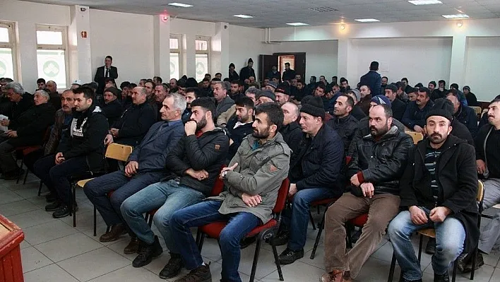 Modern Hayvancılık Teknikleri Eğitimi Pasinler'de yoğun ilgi gördü
