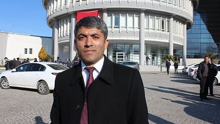 Köy garajının taşınmasını protesto ettiler
