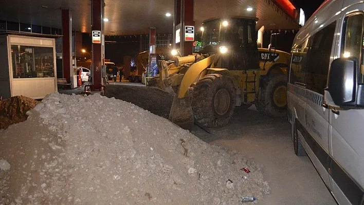 Malatya'da eski Köy Garajı yıkıldı
