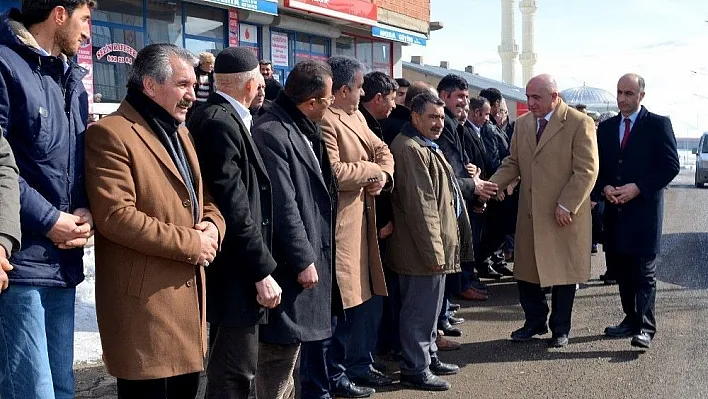 Milletvekili Ilıcalı, Referandum startını Çat'ta verdi
