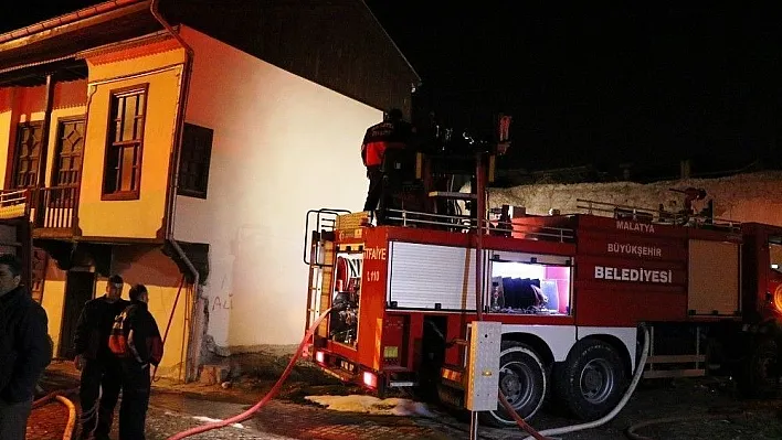 Aynı mahallede bir gün arayla 2 yangın
