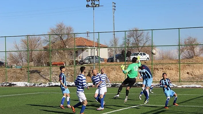 Arguvan Belediyespor Play-Off'a kalan son takım olmak için sahaya çıkacak
