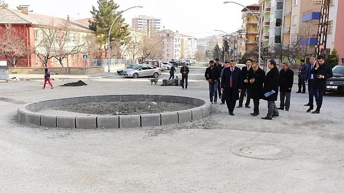 Başkan Gürkan, kaldırım çalışmalarını yerinde inceledi
