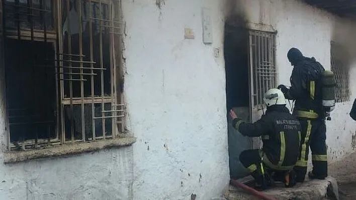 Suriyeli ailenin kaldığı evde yangın çıktı
