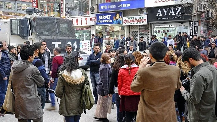 Basın açıklamasına 'pankart' müdahalesi: 4 gözaltı