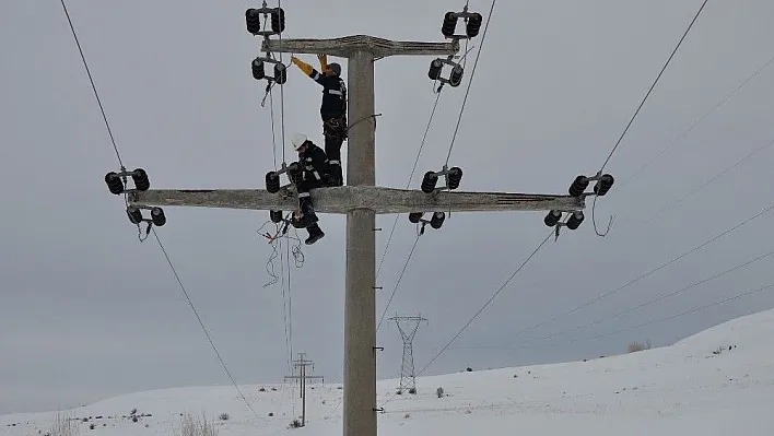 ÇEDAŞ, kış şartlarında abonelerini elektriksiz bırakmadı
