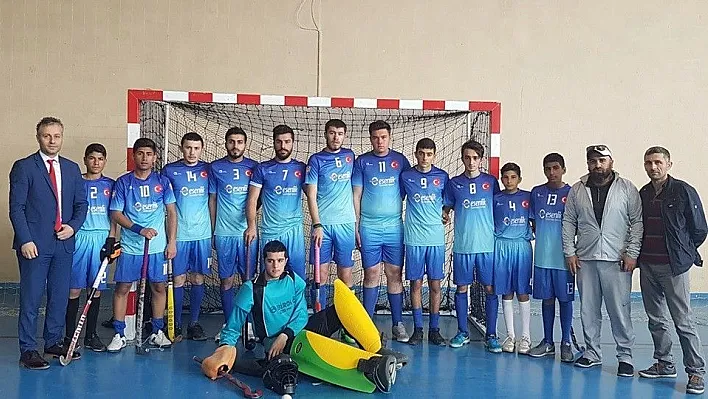Kurhan Spor Kulübü Salon Hokeyi 2.lig müsabakaları için Trabzon'a gitti
