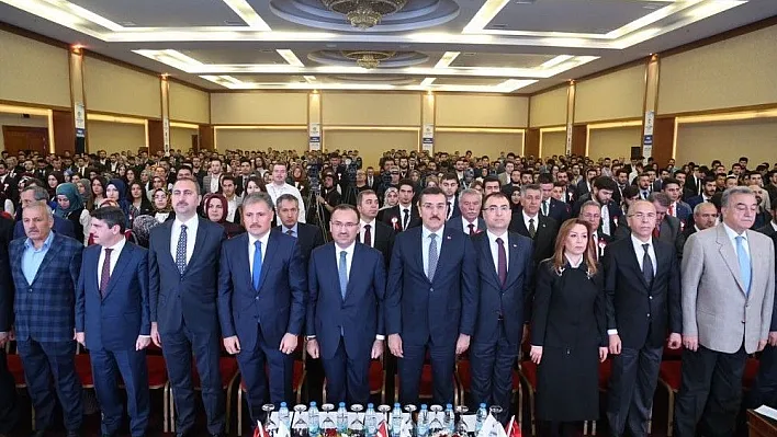 Gümrük ve Ticaret Bakanı Bülent Tüfenkci: 'Tüm prangalarımızdan kurtulacağız'