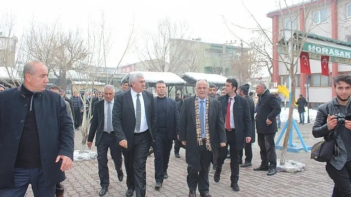 AK Parti referandum çalışmalarına devam ediyor