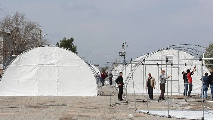 Deprem bölgesine çadır derslikler kuruldu