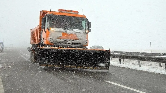 Mart karı ulaşımda aksamalara neden oldu