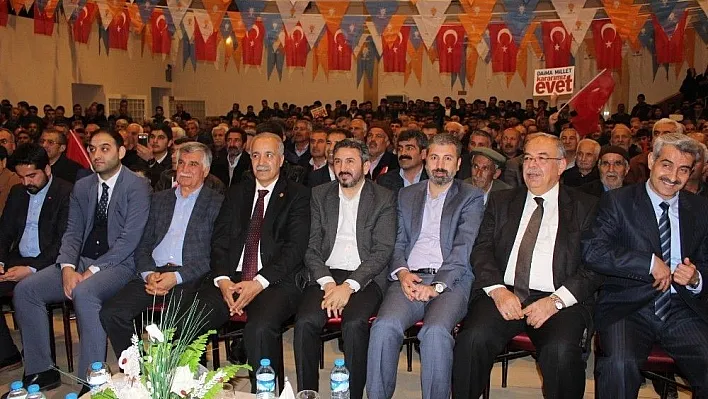 Referanduma 'Evet' kampanyası toplantıları devam ediyor