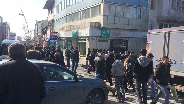 Erzurum'da güpegündüz banka soygunu girişimi