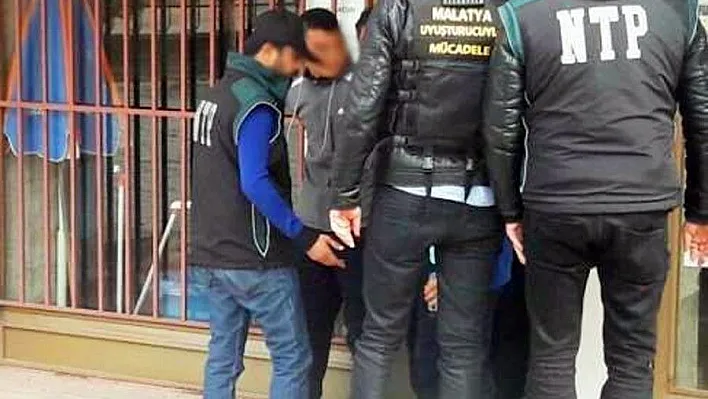 Polis uyuşturucu tacirlerine göz açtırmıyor