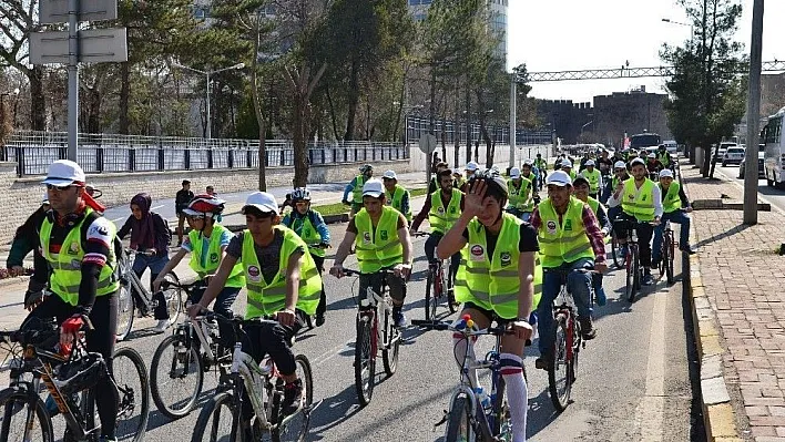Sağlıklı yaşam için pedal çevirdiler