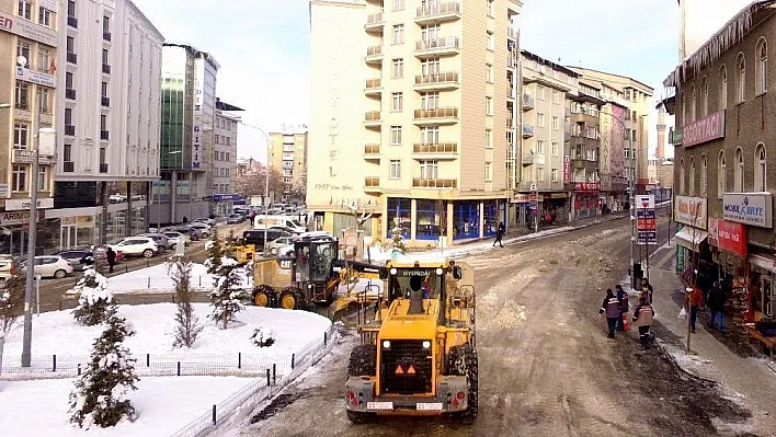 Doğu kar ve buzla mücadele ediyor
