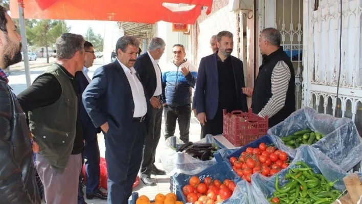 AK Parti heyeti depremzedeleri yalnız bırakmıyor