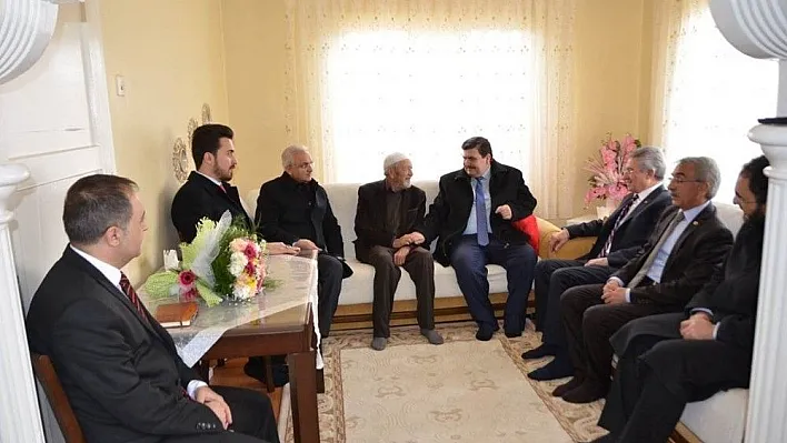 El-Bab şehidinin dedesine taziye ziyareti
