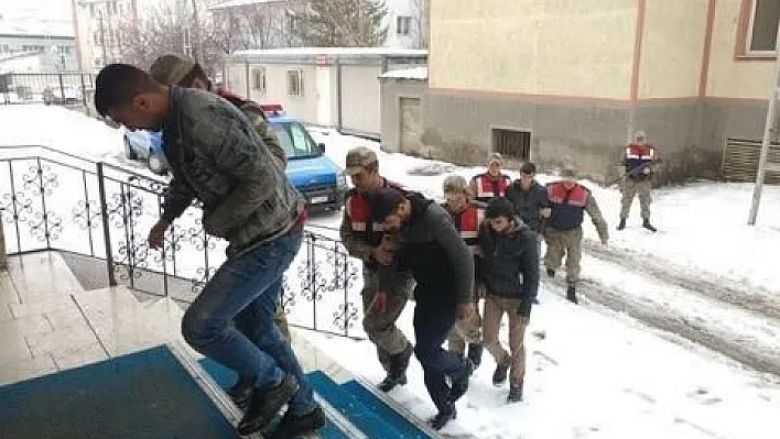 Jandarma'dan kablo hırsızlarına suçüstü

