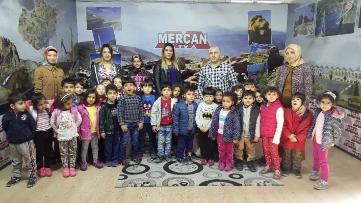 Minik öğrencilerden Mercan Tv'ye ziyaret