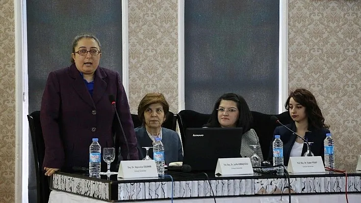 8 Mart Dünya Kadınlar Günü Erzincan Belediye Sarayında düzenlenen programlarla kutlandı
