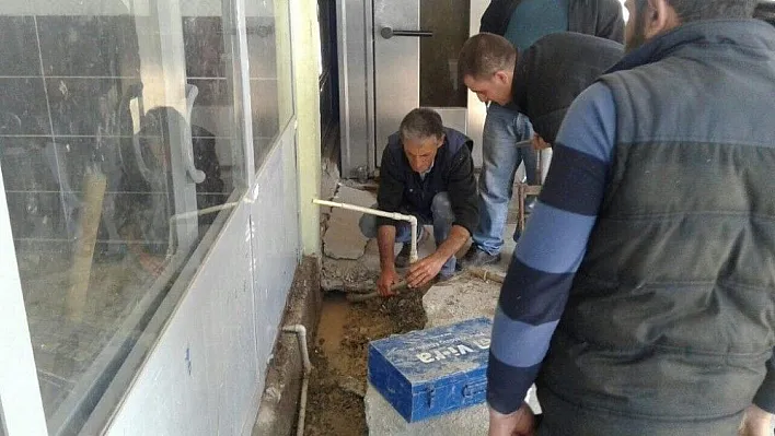 ASKİM ekipleri deprem bölgesindeki çalışmalarını sürdürüyor
