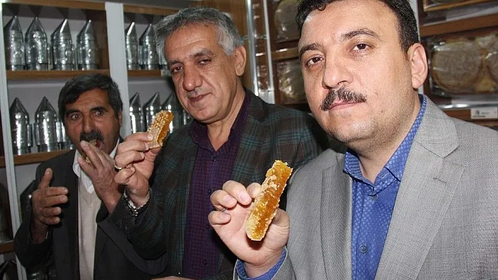 Bingöl'den Karatay'ın 'bal yemeyin' uyarısına 'ona uymayın 'bal' yiyin' cevabı
