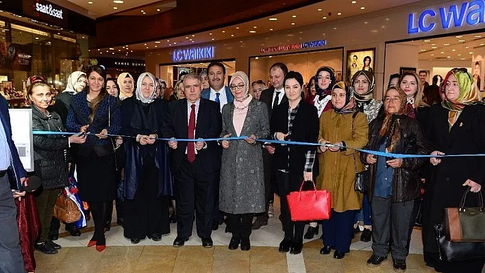 Kadına dair en güzel fotoğraflar sergilendi
