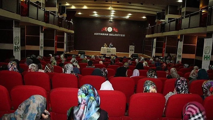 'Medeniyetin Son Kalesi Kadın' konferansı verildi
