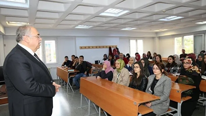 Belediye Başkanı Kutlu geleceğin öğretmenlerine ders verdi
