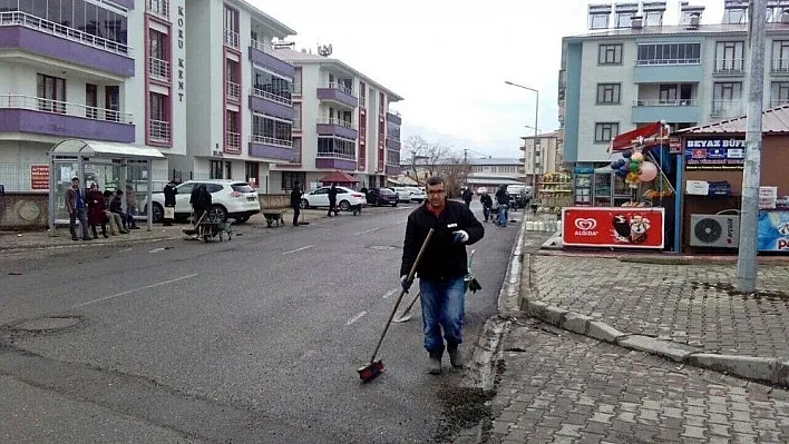 Bingöl'de bahar temizliğine başladı
