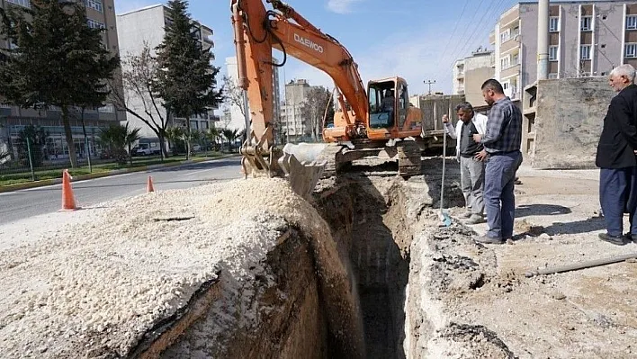 Atatürk Bulvarındaki alt yapı çalışmaları hızla devam ediyor
