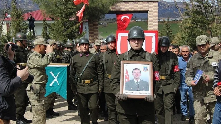 Şehit uzman çavuş son yolculuğuna uğurlandı
