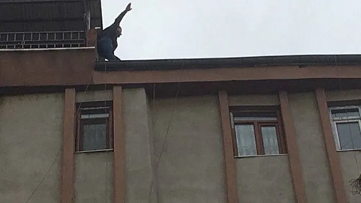İntihar etmeye çalışan şahsı ailesi ikna etti
