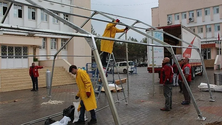 Kızılay ekipleri tamamlanan çalışmaların ardından Samsat'tan ayrıldı
