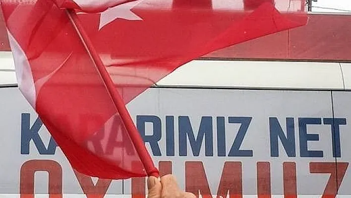 Bakan Akdağ:  'Deniz Baykal, büyük bir densizliğe imza attı'
